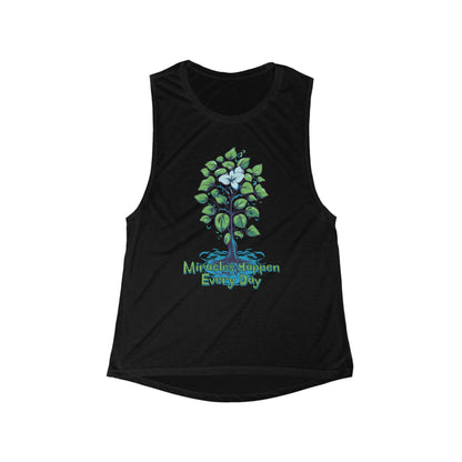 Miracles Happen Every Day | Women's Flowy Scoop Muscle Tank